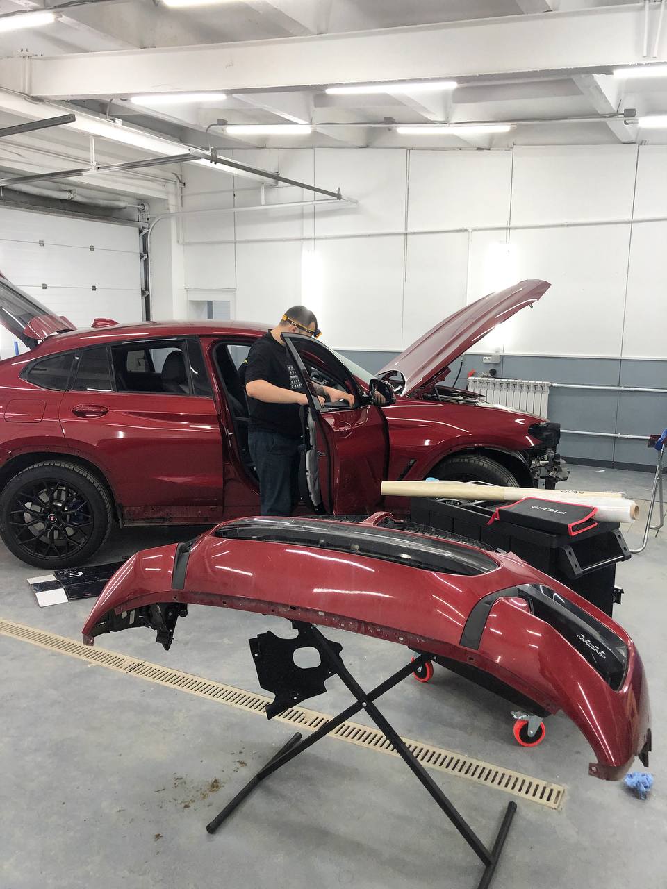 Оклейка в матовую прозрачную пленку и антихром BMW X4