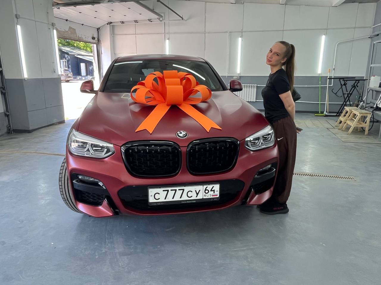 Оклейка матовой полиуретановой пленкой + антихром для BMW X4